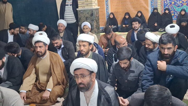 گزارش تصویری | تجدید بیعت طلاب کهگیلویه و بویراحمد با رهبری در حوزه علمیه یاسوج