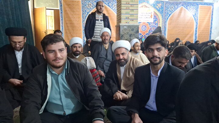 گزارش تصویری | تجدید بیعت طلاب کهگیلویه و بویراحمد با رهبری در حوزه علمیه یاسوج