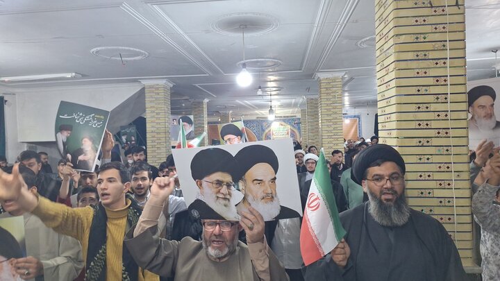 گزارش تصویری | تجدید بیعت طلاب کهگیلویه و بویراحمد با رهبری در حوزه علمیه یاسوج