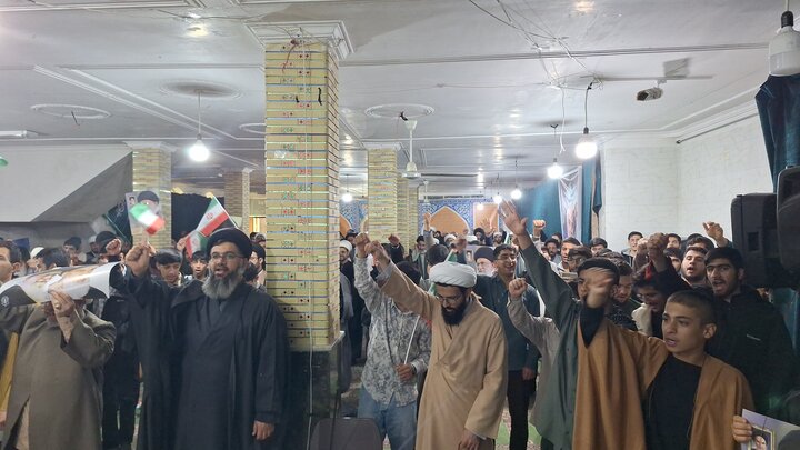 گزارش تصویری | تجدید بیعت طلاب کهگیلویه و بویراحمد با رهبری در حوزه علمیه یاسوج