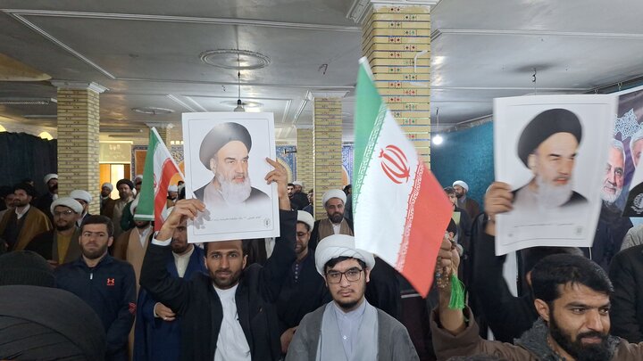 گزارش تصویری | تجدید بیعت طلاب کهگیلویه و بویراحمد با رهبری در حوزه علمیه یاسوج