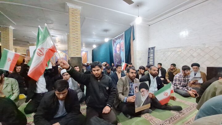 گزارش تصویری | تجدید بیعت طلاب کهگیلویه و بویراحمد با رهبری در حوزه علمیه یاسوج