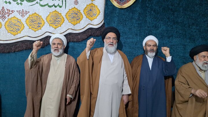 گزارش تصویری | تجدید بیعت طلاب کهگیلویه و بویراحمد با رهبری در حوزه علمیه یاسوج