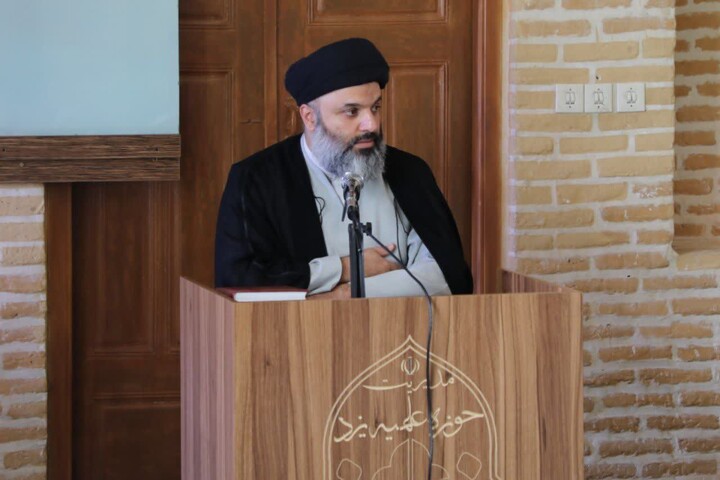 تصاویر/ طلاب و روحانیون مدرسه علمیه خان مسائل خود را با مدیر حوزه علمیه استان یزد در میان گذاشتند