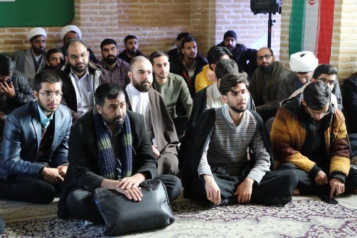 تصاویر/ طلاب و روحانیون مدرسه علمیه خان مسائل خود را با مدیر حوزه علمیه استان یزد در میان گذاشتند