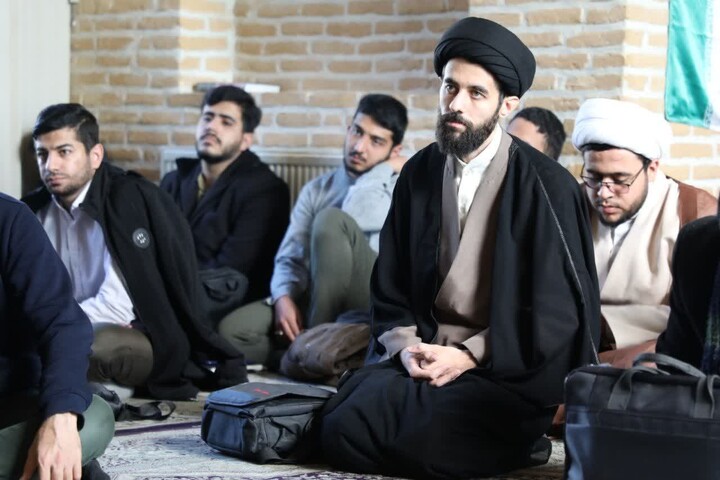 تصاویر/ طلاب و روحانیون مدرسه علمیه خان مسائل خود را با مدیر حوزه علمیه استان یزد در میان گذاشتند