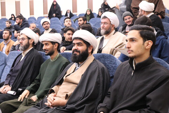 تصاویر/ تجمع بزرگ حوزویان سمنان در اعتراض و انزجار از هتک حرمت به قرآن کریم