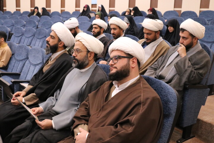 تصاویر/ تجمع بزرگ حوزویان سمنان در اعتراض و انزجار از هتک حرمت به قرآن کریم