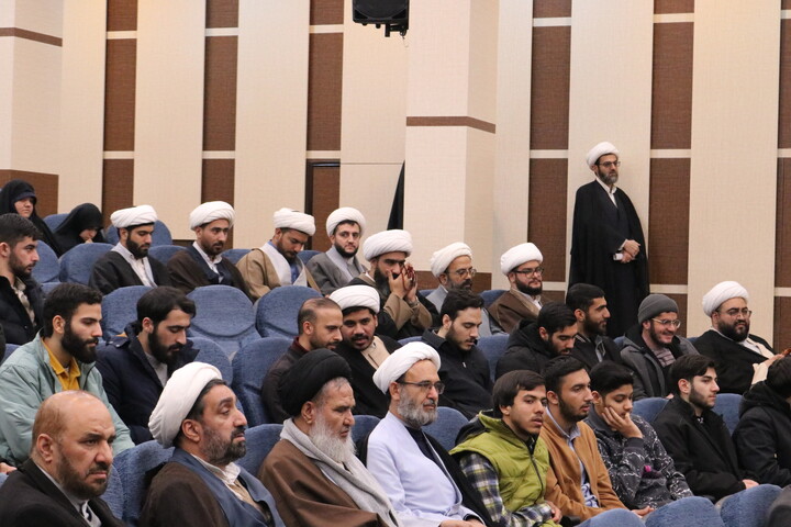 تصاویر/ تجمع بزرگ حوزویان سمنان در اعتراض و انزجار از هتک حرمت به قرآن کریم