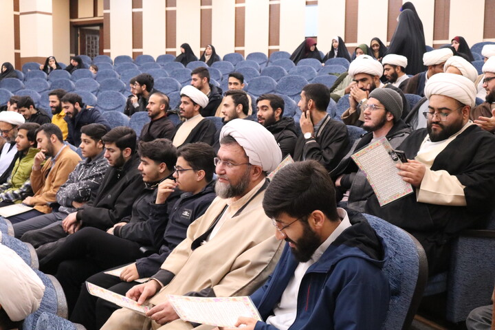 تصاویر/ تجمع بزرگ حوزویان سمنان در اعتراض و انزجار از هتک حرمت به قرآن کریم