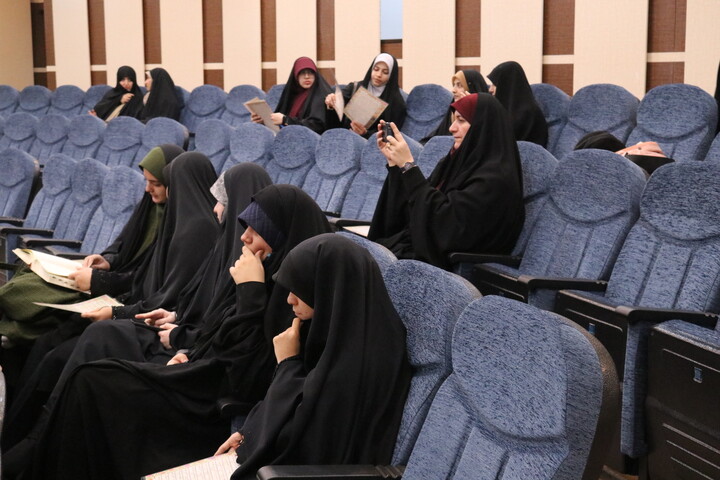 تصاویر/ تجمع بزرگ حوزویان سمنان در اعتراض و انزجار از هتک حرمت به قرآن کریم