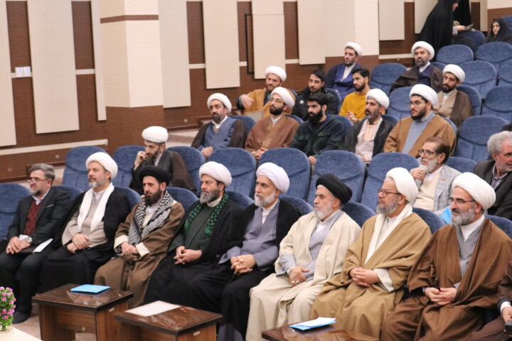 تصاویر/ تجمع بزرگ حوزویان سمنان در اعتراض و انزجار از هتک حرمت به قرآن کریم