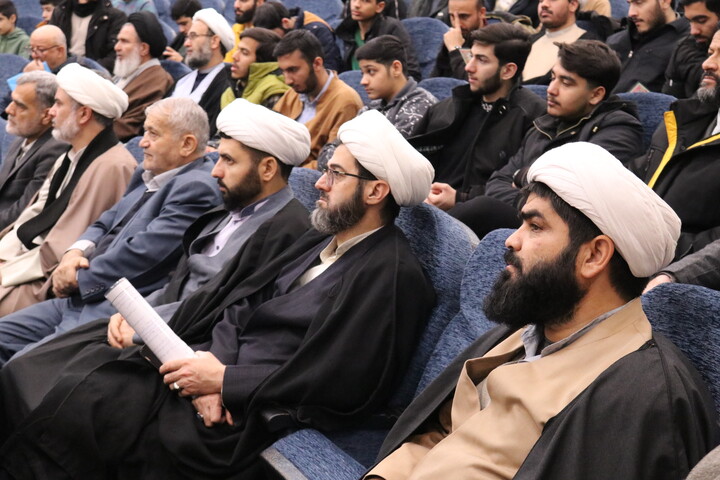 تصاویر/ تجمع بزرگ حوزویان سمنان در اعتراض و انزجار از هتک حرمت به قرآن کریم