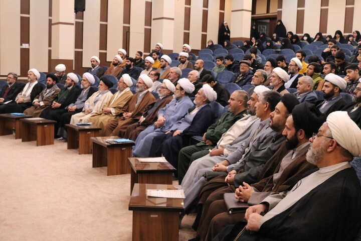 تصاویر/ تجمع بزرگ حوزویان سمنان در اعتراض و انزجار از هتک حرمت به قرآن کریم