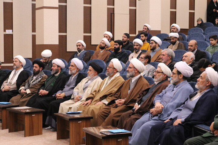 تصاویر/ تجمع بزرگ حوزویان سمنان در اعتراض و انزجار از هتک حرمت به قرآن کریم