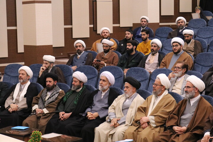 تصاویر/ تجمع بزرگ حوزویان سمنان در اعتراض و انزجار از هتک حرمت به قرآن کریم