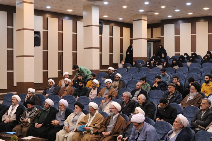 تصاویر/ تجمع بزرگ حوزویان سمنان در اعتراض و انزجار از هتک حرمت به قرآن کریم