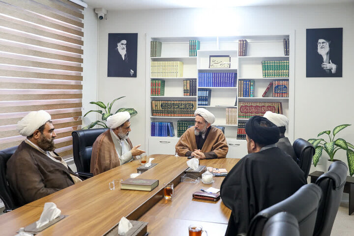 مسئول مرکز ارتباطات حوزه و نظام حوزه های علمیه