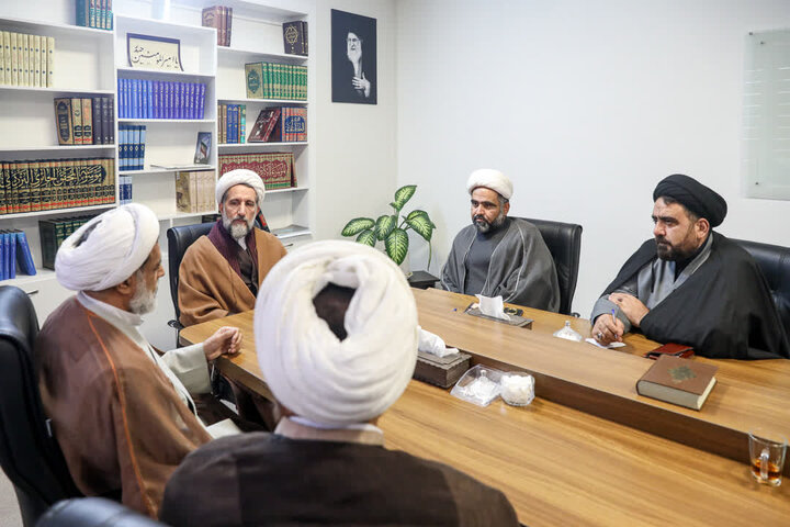 مسئول مرکز ارتباطات حوزه و نظام حوزه های علمیه