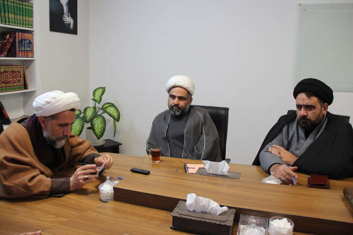 مسئول مرکز ارتباطات حوزه و نظام حوزه های علمیه