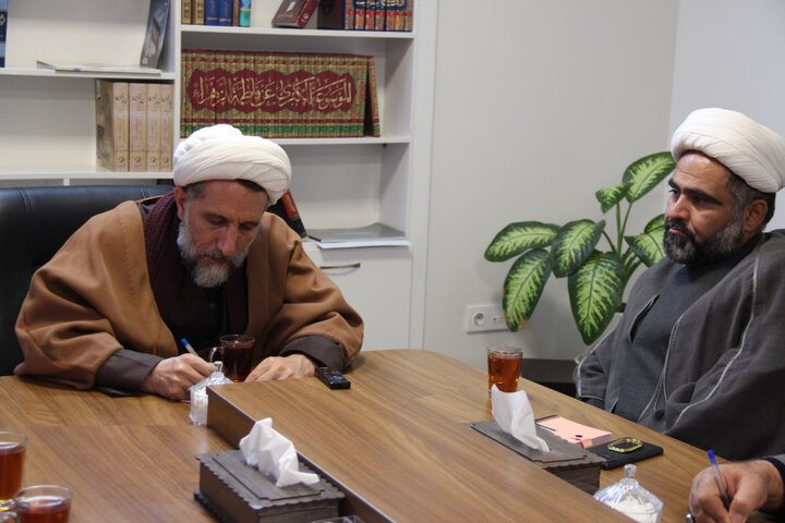 مسئول مرکز ارتباطات حوزه و نظام حوزه های علمیه