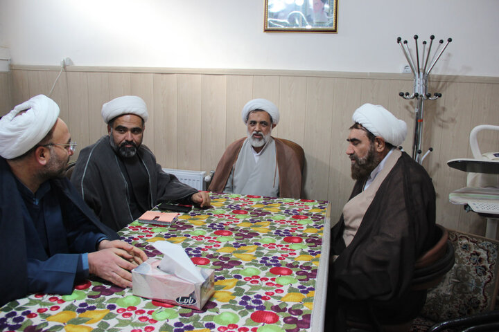 تصاویر / نشست معاونین  بر نامه ریزی حوزه علمیه استان قزوین در مدرسه علمیه شیخ الاسلام قزوین