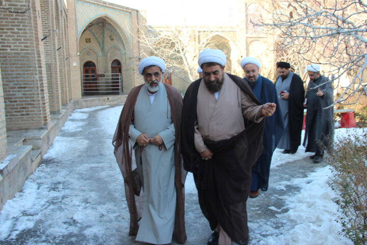 تصاویر / نشست معاونین  بر نامه ریزی حوزه علمیه استان قزوین در مدرسه علمیه شیخ الاسلام قزوین