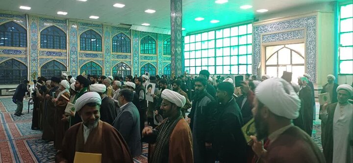 تجمع طلاب و روحانیون شهرستان زابل در محکومیت هتک حرمت به مقدسات