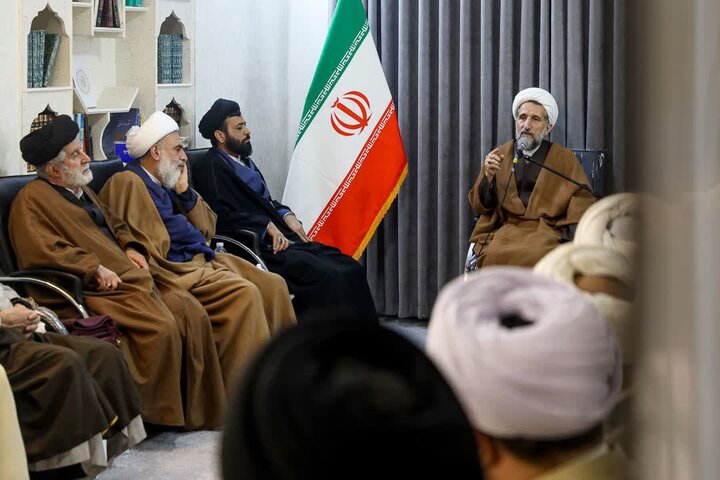 تصاویر / گردهمایی ائمه جمعه استان قزوین با حضور نماینده ولی فقیه در استان قزوین