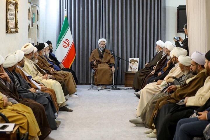 تصاویر / گردهمایی ائمه جمعه استان قزوین با حضور نماینده ولی فقیه در استان قزوین