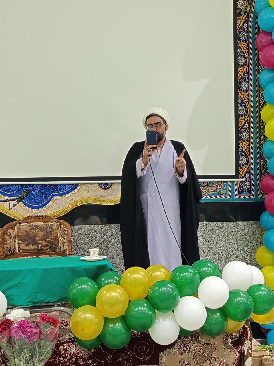 سومین شب جشن ولادت سرداران کربلا در حسینیه ارشاد علیاء نطنز برگزار شد+ تصاویر