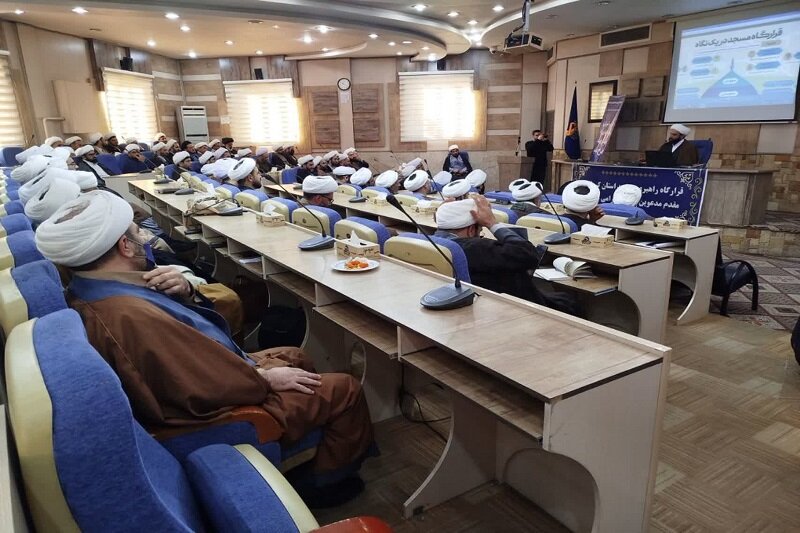 اولین دوره توانمندسازی ائمه جماعات مساجد کرمانشاه برگزار شد