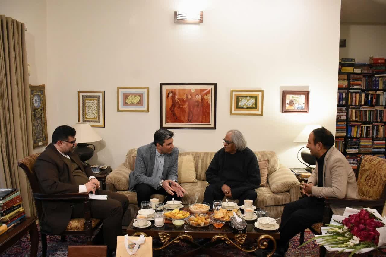 رئیس سابق مؤسسه اکو: مردم و دولت پاکستان در کنار ایران هستند