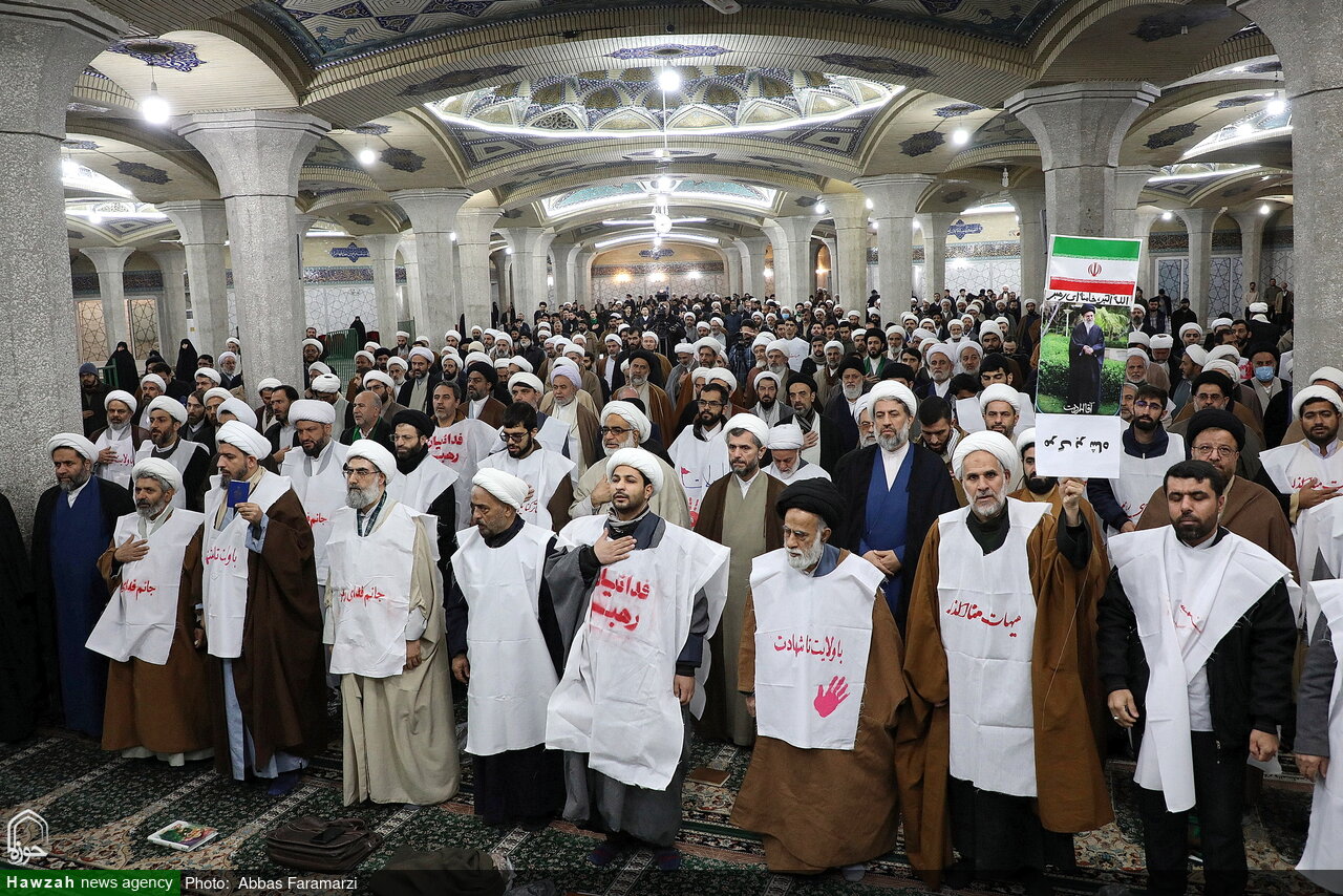 فیلم | گفت‌وگوی خبرنگار حوزه با شرکت کنندگان در اجتماع حوزویان در دفاع از قرآن و مقدسات