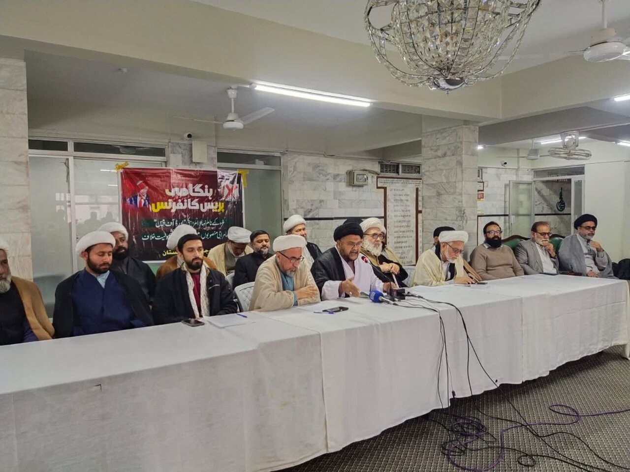 علمای پاکستان تهدیدات دونالد ترامپ علیه آیت‌الله العظمی سید علی خامنه‌ای را به شدت محکوم کردند