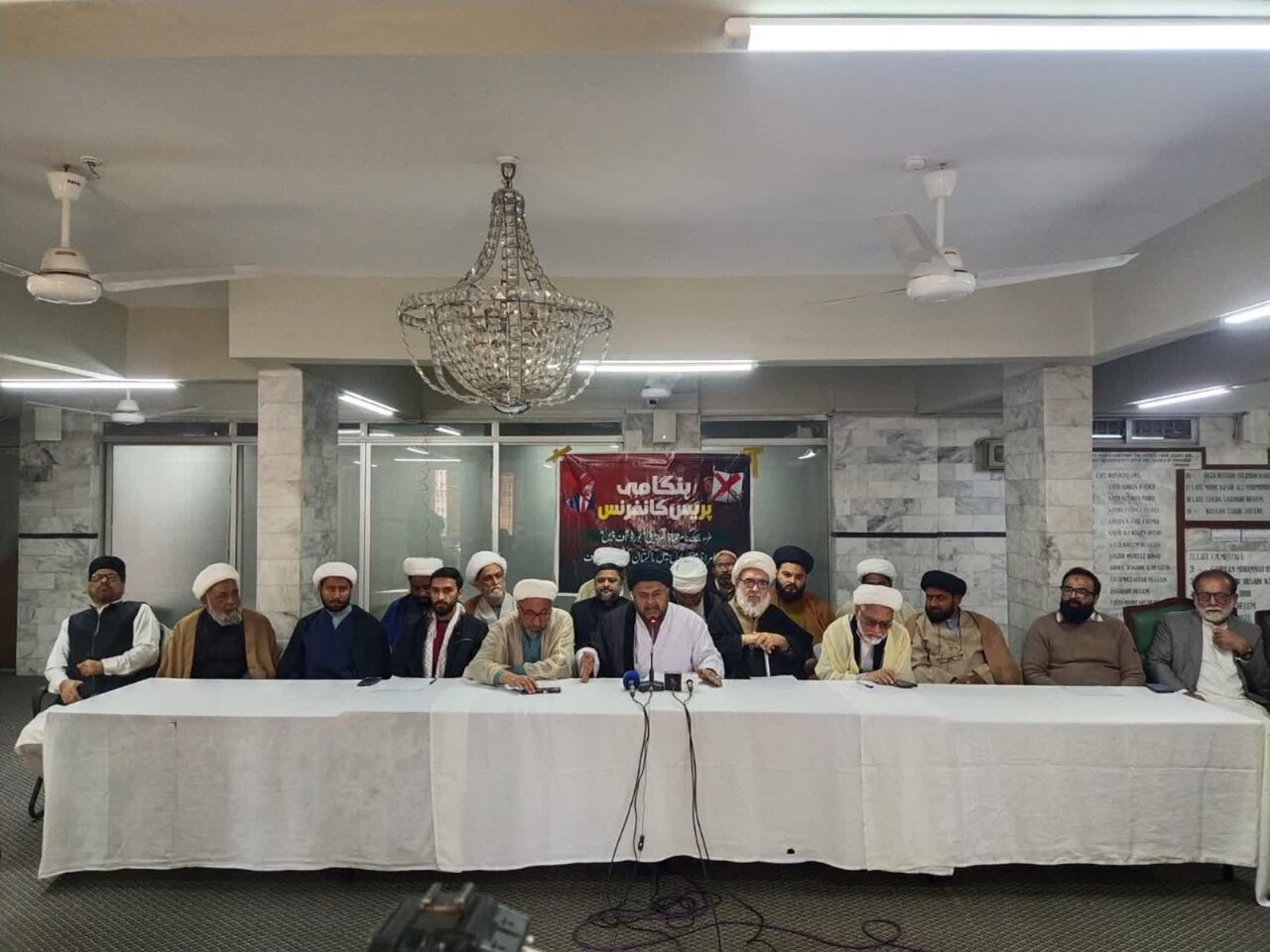 علمای پاکستان تهدیدات دونالد ترامپ علیه آیتالله العظمی سید علی خامنهای را به شدت محکوم کردند