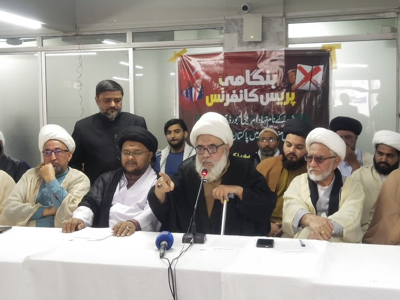 علمای پاکستان تهدیدات دونالد ترامپ علیه آیتالله العظمی سید علی خامنهای را به شدت محکوم کردند