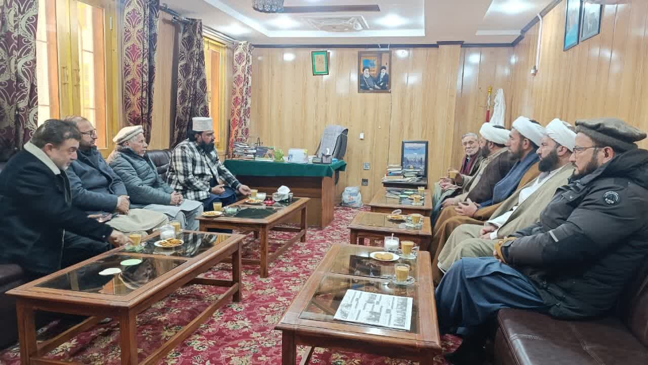 مفتی گلزار احمد نعیمی کا دورۂ سکردو؛ انجمنِ امامیہ کے صدر و اراکین سے ملاقات/خطے کی پُرامن فضا کو علماء کی مرہونِ منّت قرار دیا