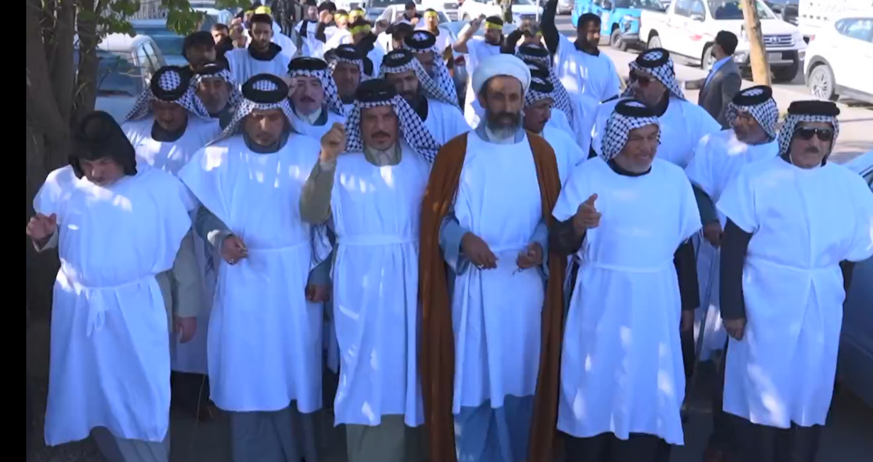 فيديو | حشود عراقية تلبّي نداء المقاومة للتطوع في "العمليات الاستشهادية" دفاعاً عن الجمهورية الإسلامية الإيرانية