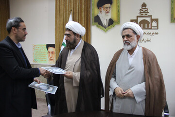 تصاویر / انعقاد تفاهم نامه بین حوزه علمیه استان قزوین با ستاد اجرایی فرمان حضرت امام خمینی و مرکز خدمات حوزه علمیه قزوین