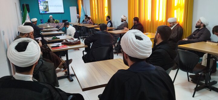 تصاویر/ نشست مدیران دارالقرآن مدارس علمیه حوزه علمیه استان تهران