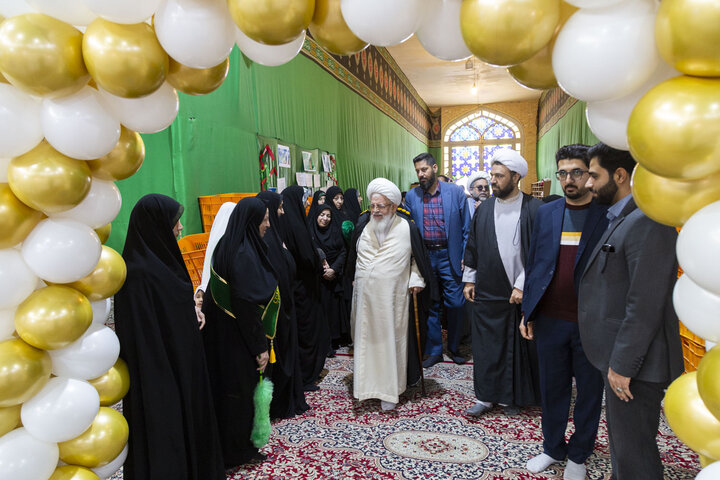 مراسم جشن تکلیف سه هزار نفری دانش آموزان دختر یزدی