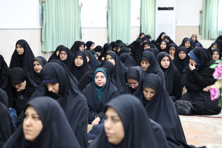 تصاویر/ نشست صمیمی نماینده ولی فقیه با مبلغین طرح امین مدارس استان کردستان