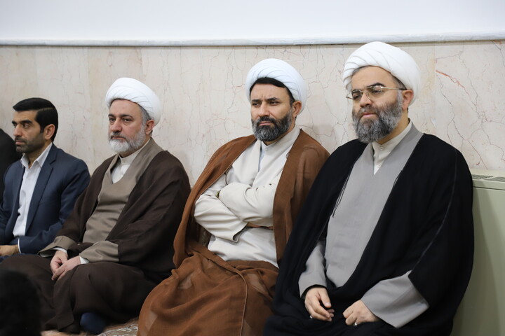 تصاویر/ نشست صمیمی نماینده ولی فقیه با مبلغین طرح امین مدارس استان کردستان