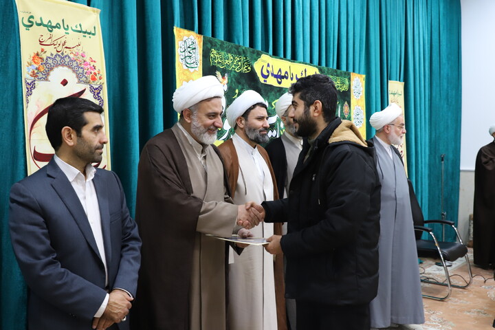 تصاویر/ نشست صمیمی نماینده ولی فقیه با مبلغین طرح امین مدارس استان کردستان