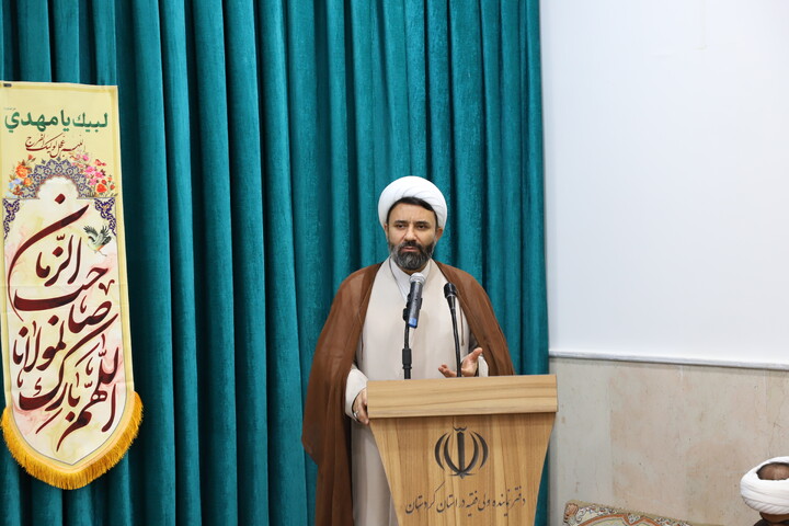 تصاویر/ نشست صمیمی نماینده ولی فقیه با مبلغین طرح امین مدارس استان کردستان