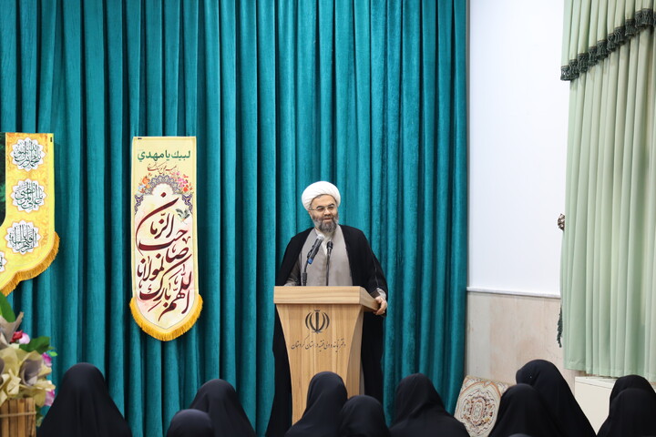 تصاویر/ نشست صمیمی نماینده ولی فقیه با مبلغین طرح امین مدارس استان کردستان