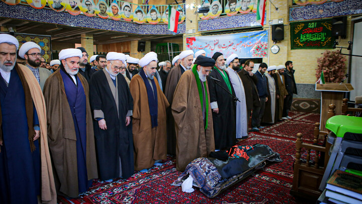 تصاویر/تشییع پیکر عالم ربانی حجت‌الاسلام سید مرتضی فاضل همدانی