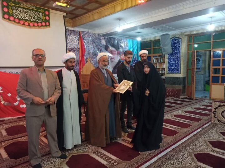 تصاویر/ تجلیل از فعالان اعتکاف در برازجان