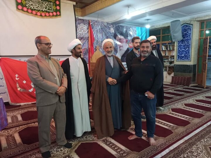 تصاویر/ تجلیل از فعالان اعتکاف در برازجان